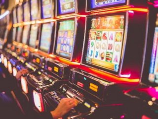 Играть в демо-режиме в игровые автоматы казино онлайн дающие деньги за регистрацию без депозита в казино